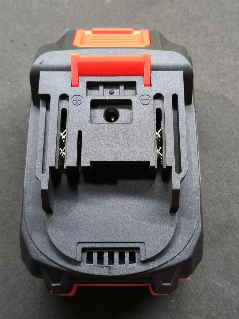 牧田款电动工具锂电池，容量大，加厚壳，动力级电芯，寿命更长