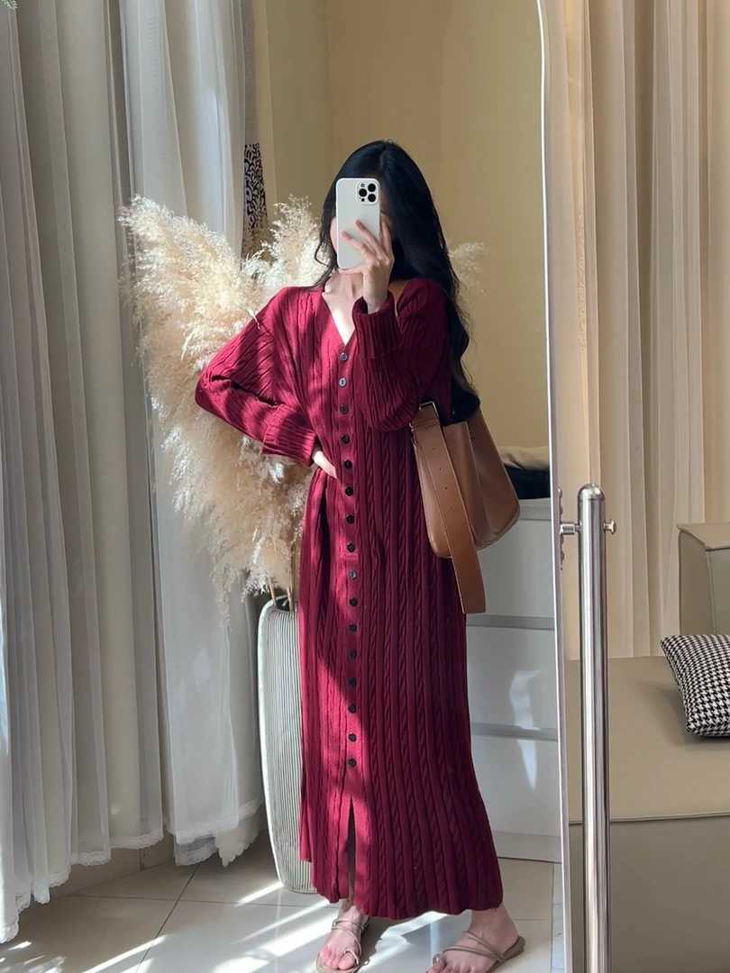 【ROUROU】桃桃乌龙｜高级感坑条针织显瘦排扣连衣裙Ro-2494