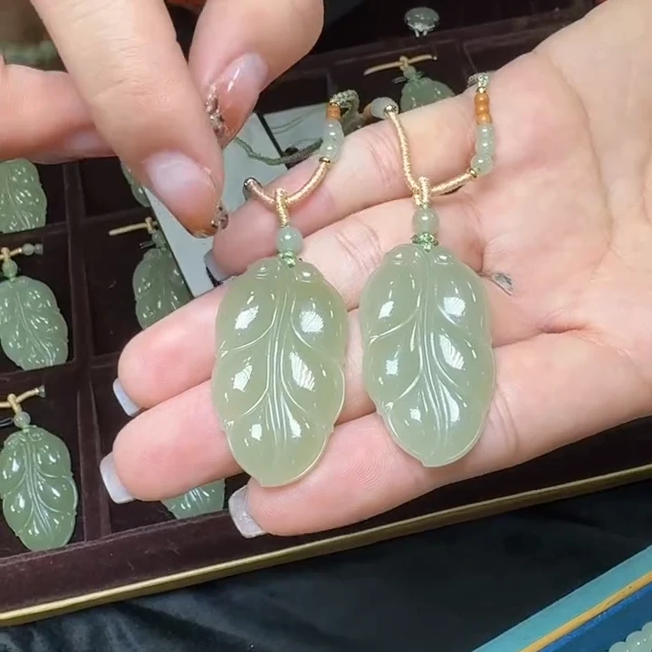 菲菲珠宝好*和田玉叶子吊坠约23*40mm-多样性发一