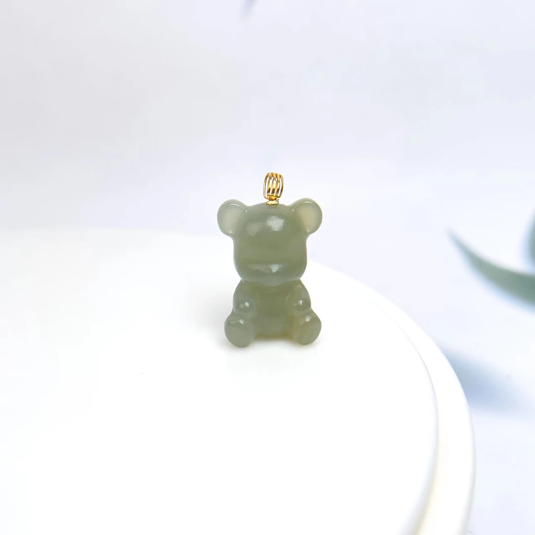 菲菲珠宝好*18K和田玉吊坠约25*17mm