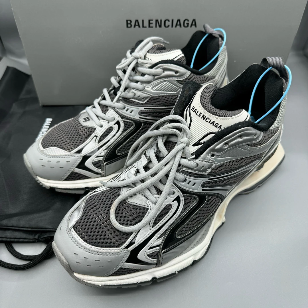 巴黎世家弹簧鞋 灰色/43码/原盒配件/95新/JZ434/全新6700休闲鞋