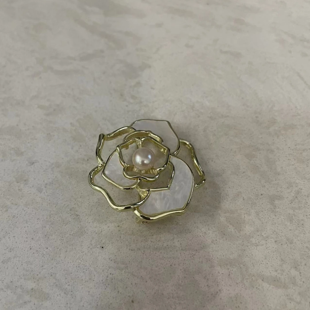 Z07 淡水 无核 珍珠 山茶花 胸针