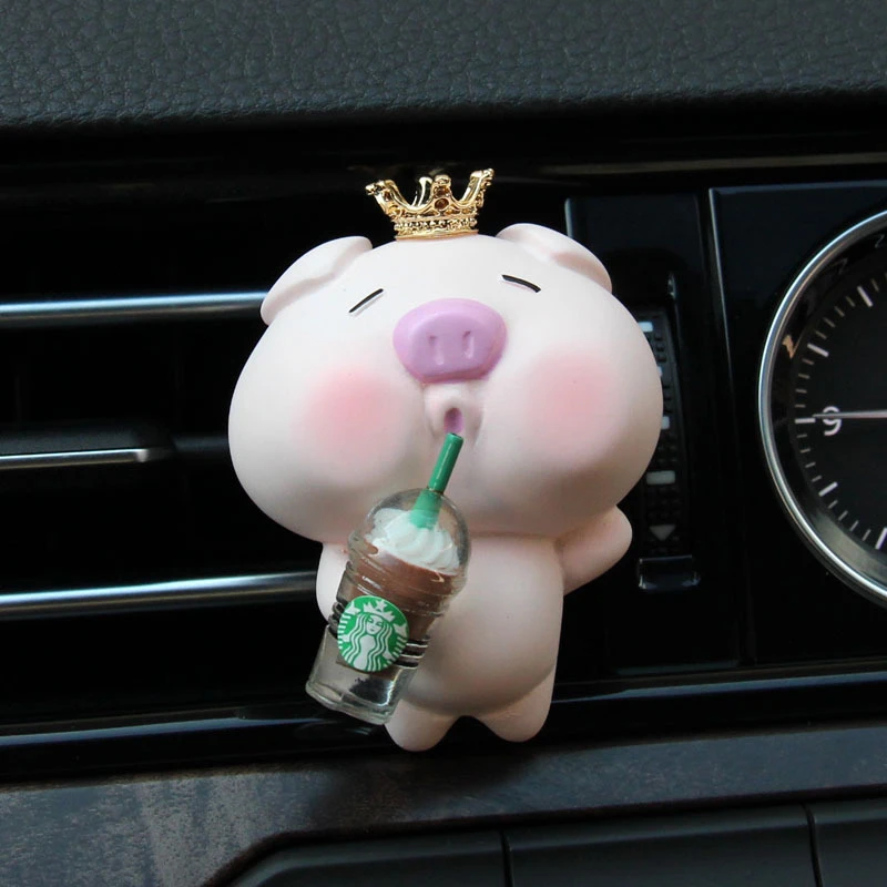 车载香水香氛可爱小猪空调香水夹出风口香薰扩香石汽车内饰用品女