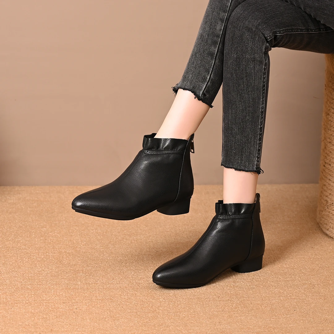 低跟马丁靴女2025新款春秋季舒适小短靴软皮皮鞋尖头单靴秋冬女鞋