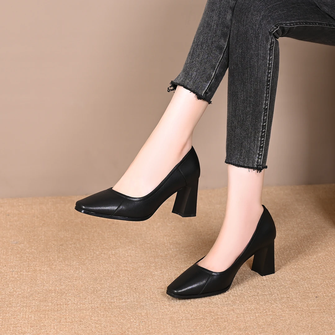 粗跟舒适复古奶奶鞋女2024新款春中跟时尚百搭单鞋软皮工作高跟鞋