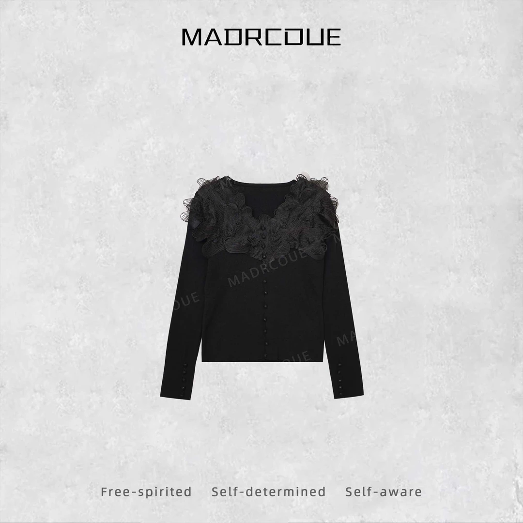 MADRCOUE高级感花边V领本布单排包扣毛衣显瘦洋气内搭上衣 JJ169