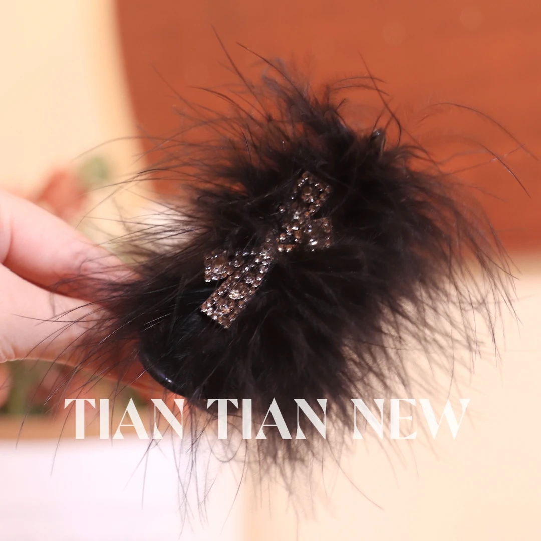 A145黑色羽毛丸子夹鸵鸟毛发夹高级蝴蝶结毛毛鲨鱼丸子夹秋冬发抓