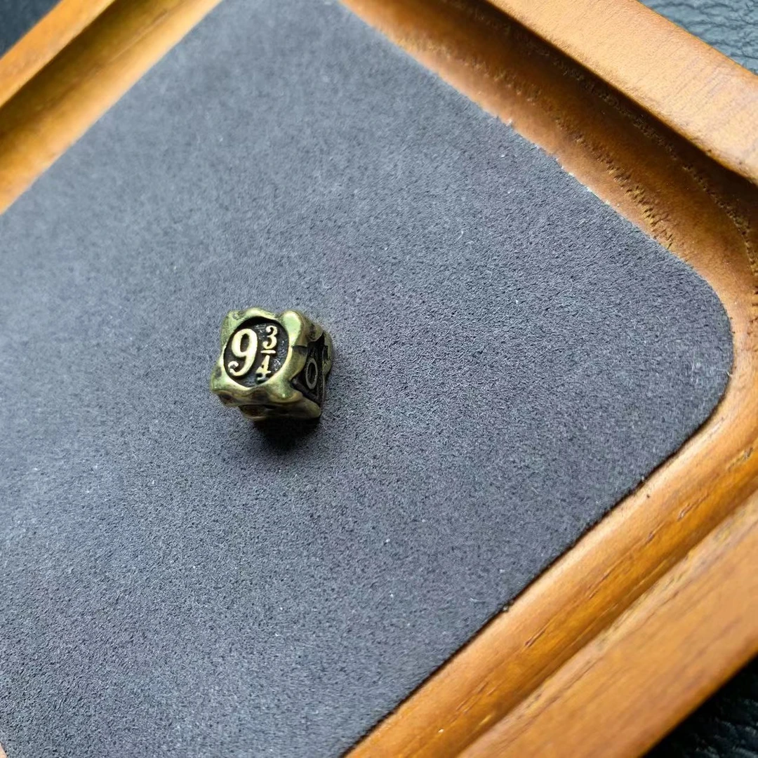 076黄铜奶酪六方九又四分之三哈利波特顶珠腰珠柏香星月文玩配饰