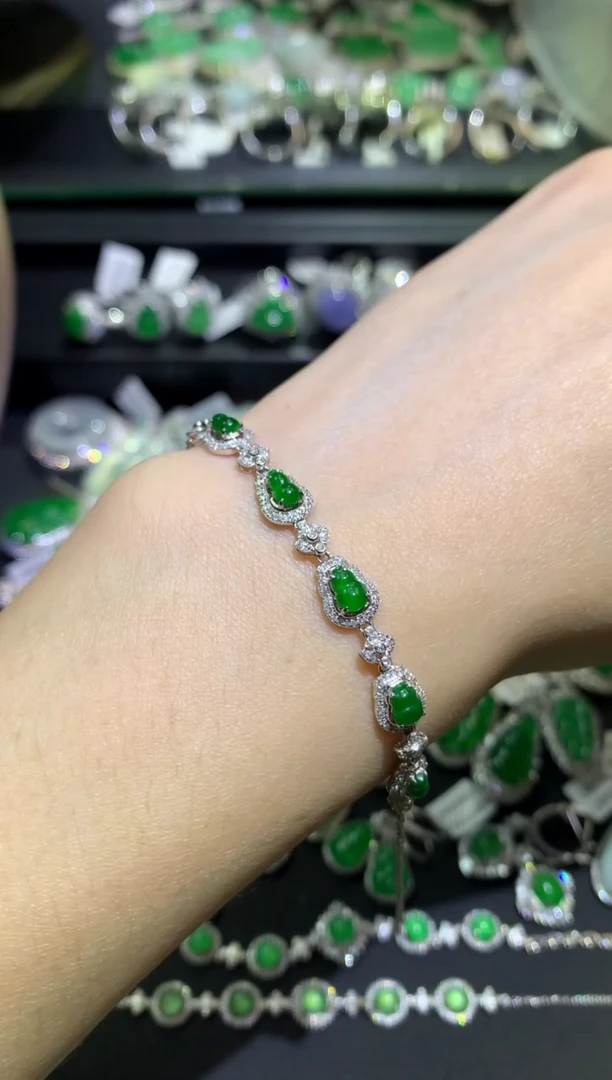 【闪购商品】翡翠吊坠(不含链)18K金镶嵌手链