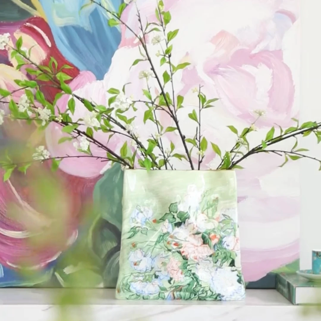 安娜16点白玫瑰骨瓷褶皱花瓶法式高级艺术摆件