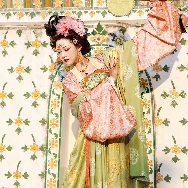 听月小筑【赋春辞】汉服单拍链接