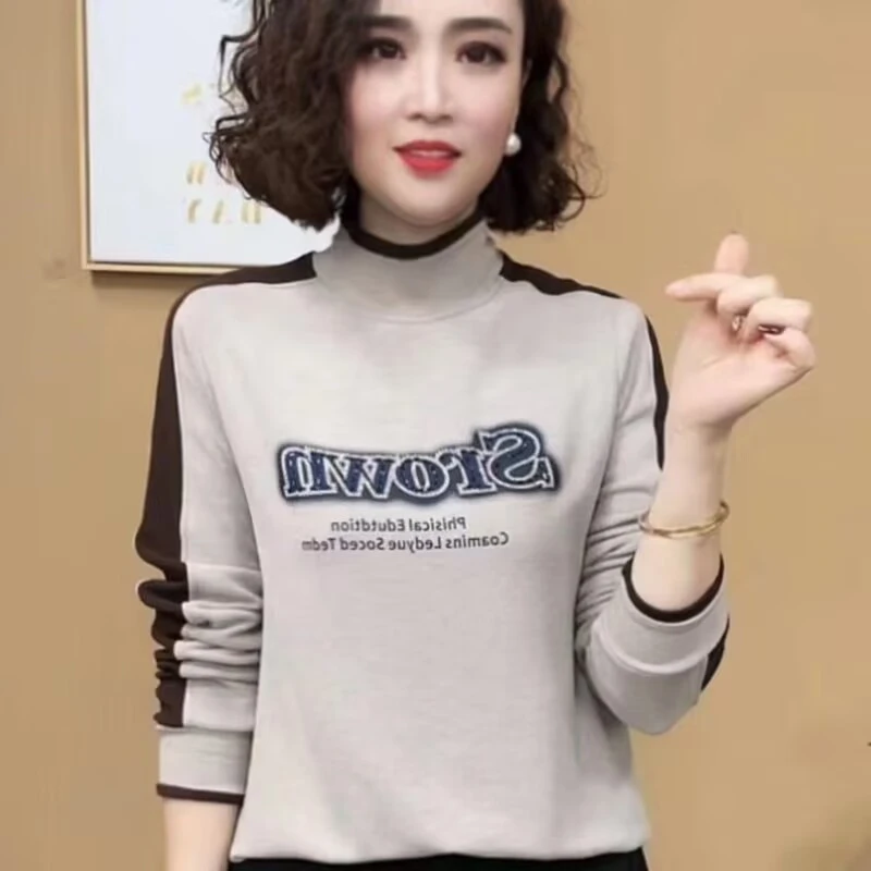 三姐新款时尚洋气百搭半高领气质字母长袖打底衫女士上衣显瘦宽松