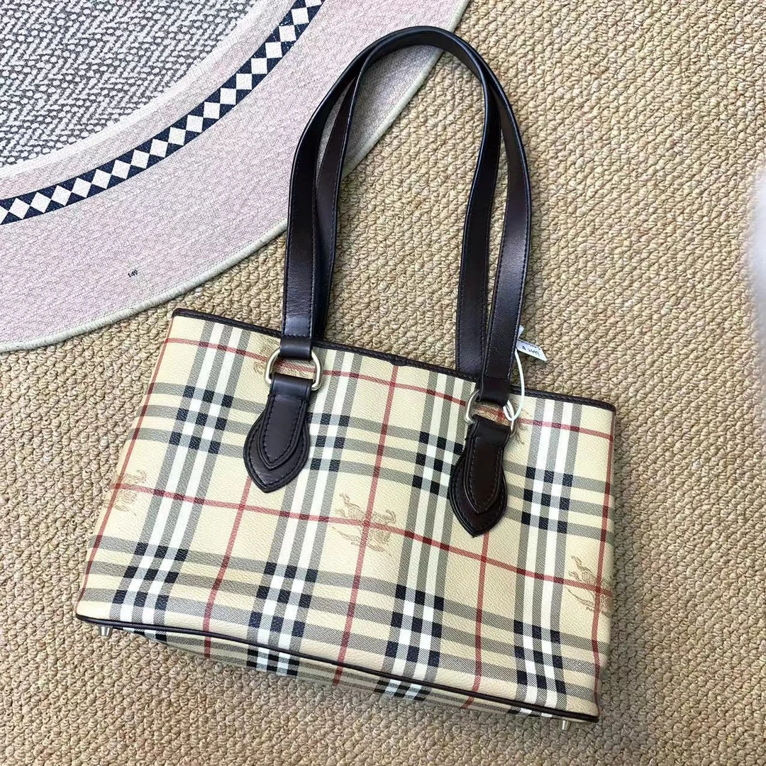 95新 BURBERRY/博柏利  XM/格纹战马拼皮 手提单肩包/MH07113143