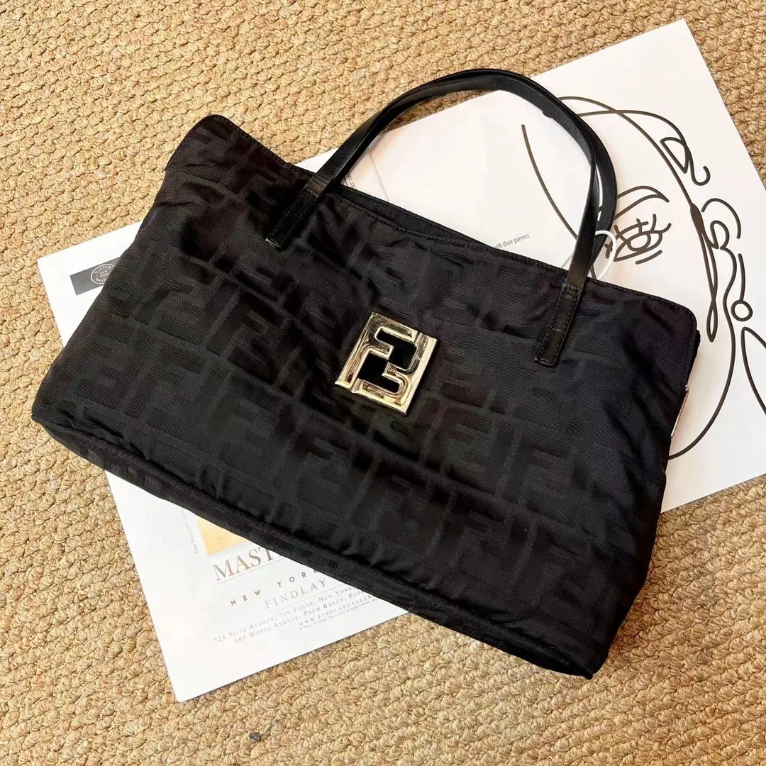 95新 FENDI/芬迪  XM/中古经典百搭黑色老花单肩包/HH08707035