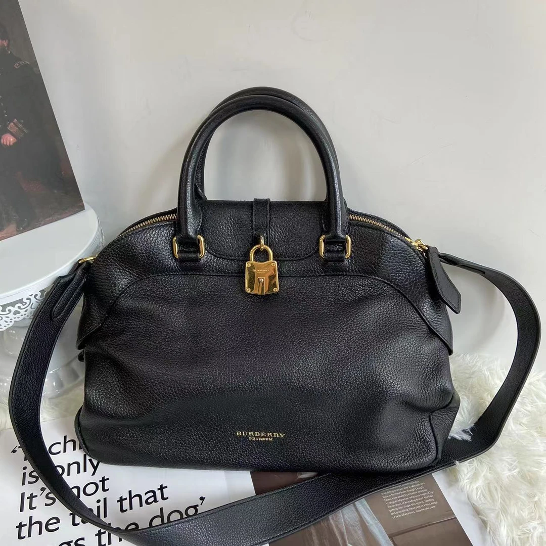 95新 BURBERRY/博柏利 XM/高级黑金 时尚贝壳单肩包/ZZ09410070