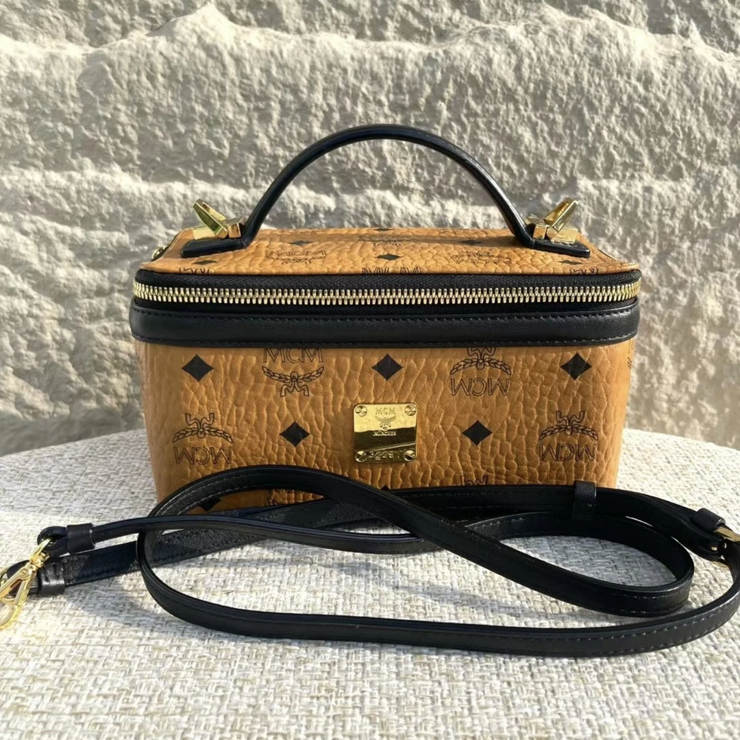 95新 MCM XM/经典干邑色拼黑皮 满印老花盒子斜挎包/DH07923073