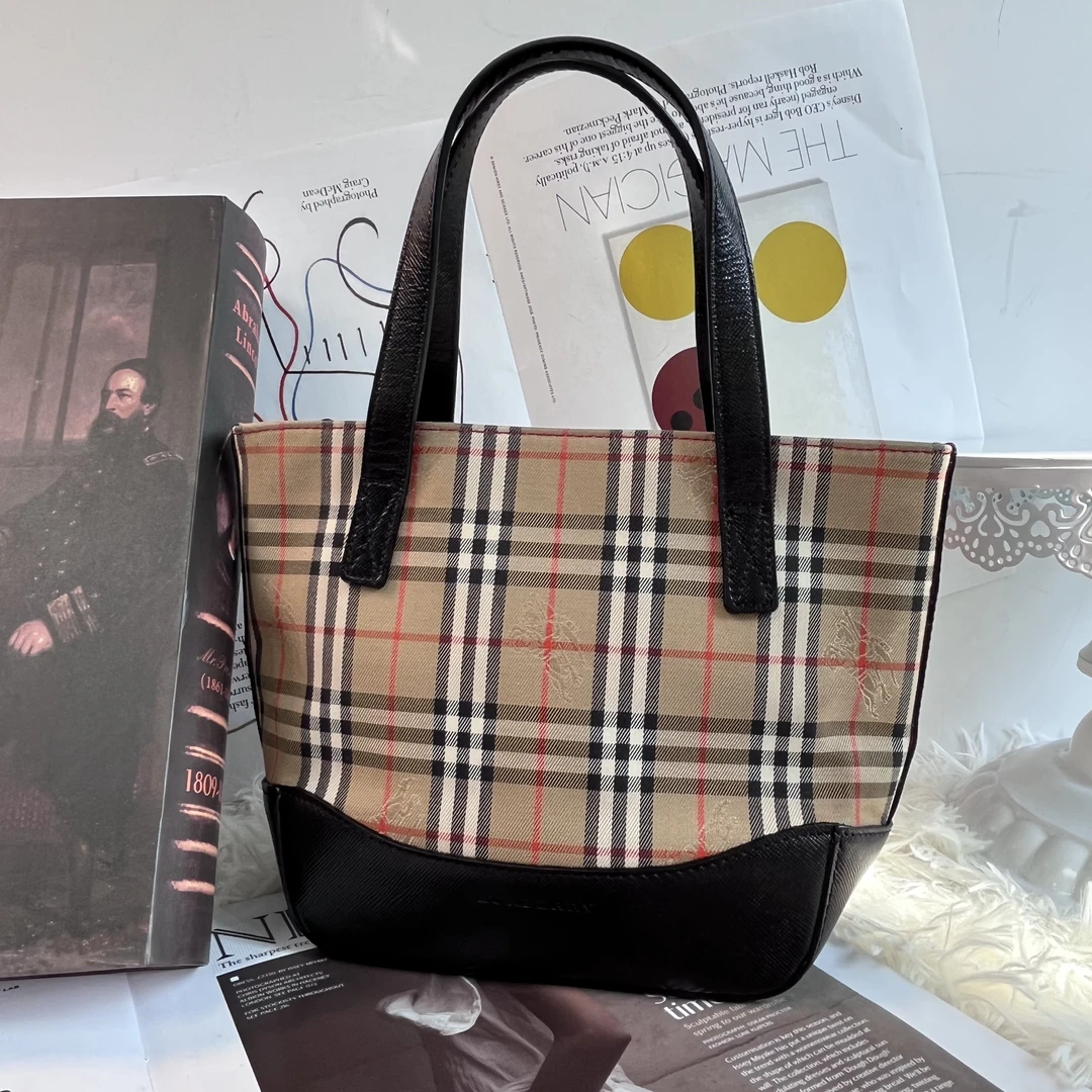 95新 BURBERRY/博柏利  XM/经典格纹菜篮子饭盒手提包/FR08925088