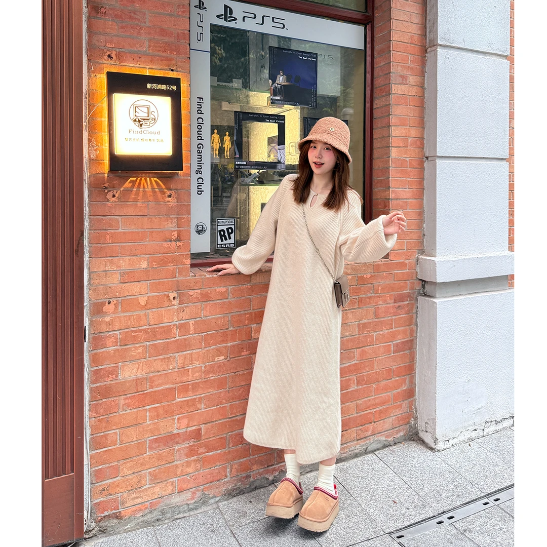 【现货】陳文文【奶盖糯米】冬百搭显瘦毛衣连衣裙保暖针织长裙3L75