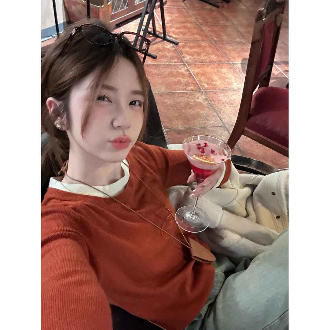 【现货】陳文文【少女周刊】假两件长袖圆领拼接打底毛织衫3MZS8706