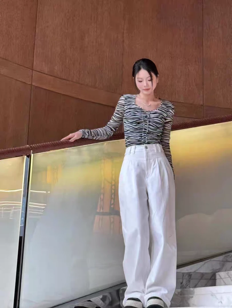 哥家新款高腰大气牛仔裤微瑕