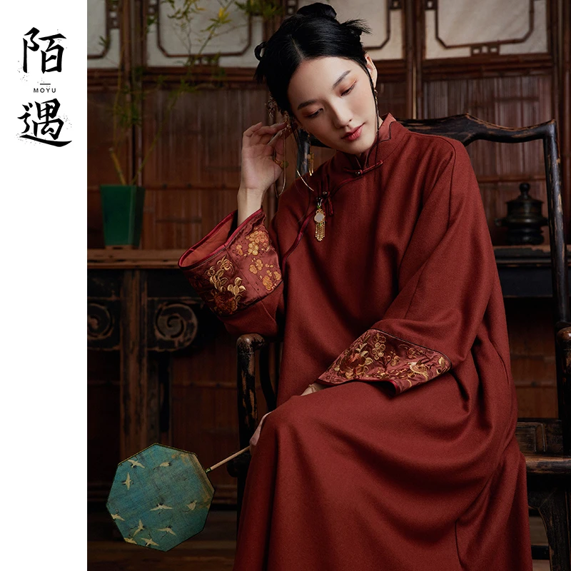 秋季新款中国风复古改良传统旗袍刺绣宽松毛呢中式连衣裙M21062