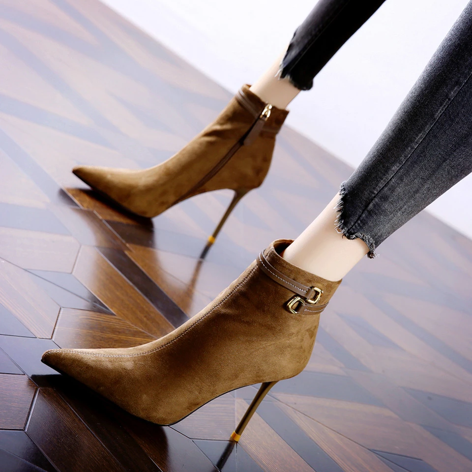 皮带扣法式气质尖头高跟鞋短靴女2025秋冬细跟绒面瘦瘦靴马丁靴子