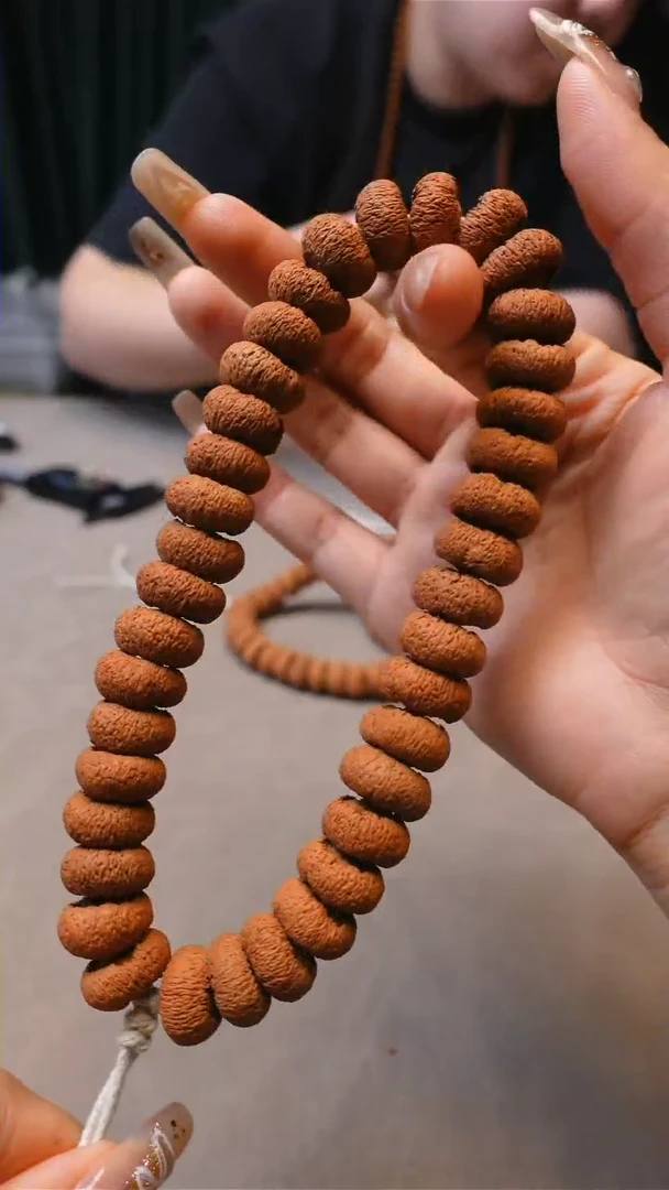 【闪购商品】莲花菩提手串满包磨盘莲花手持14左右