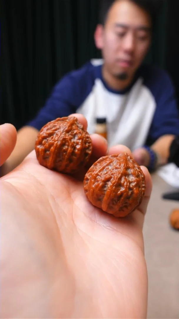 【闪购商品】文玩核桃把件火麒麟手撵30左右