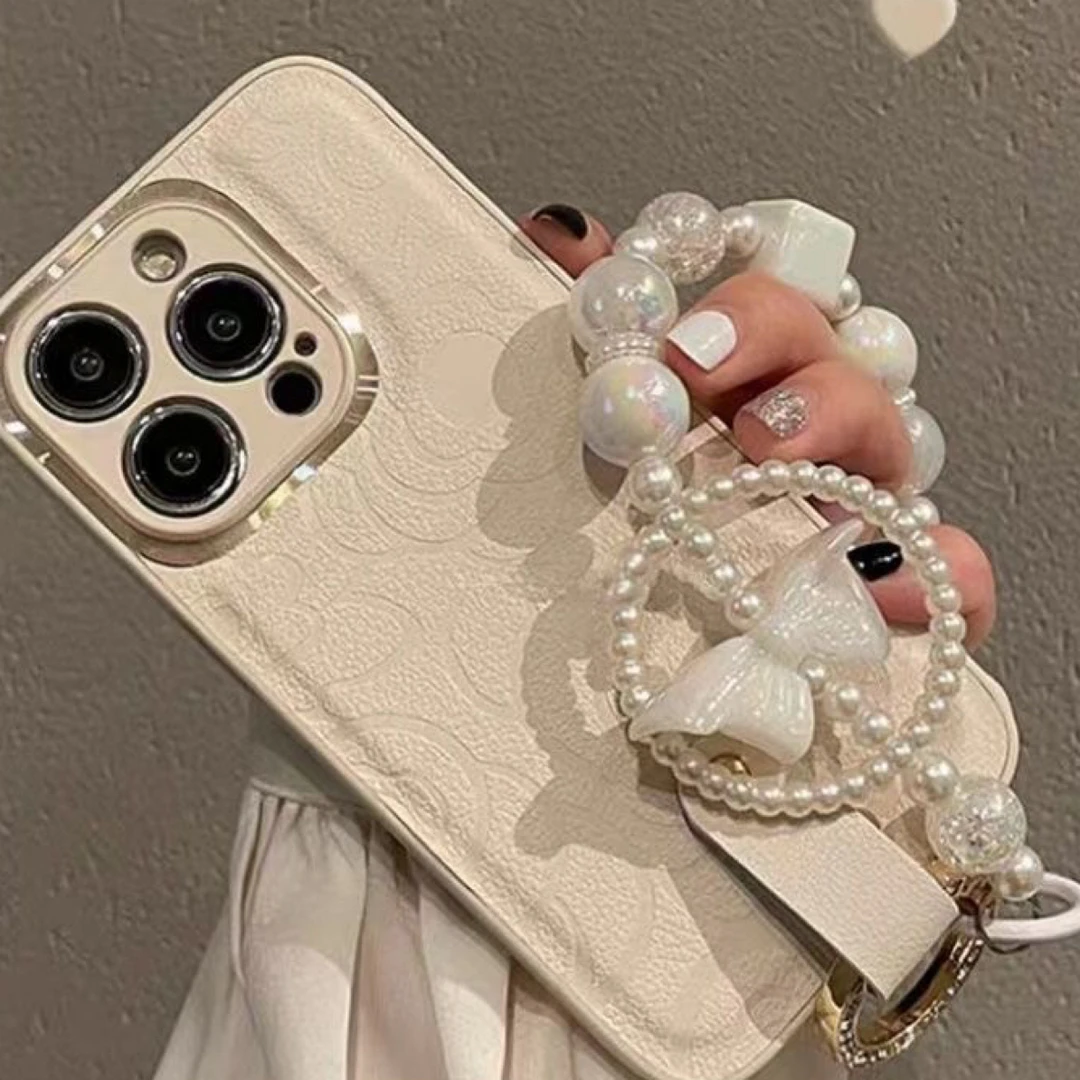 山茶花皮质白色金钻蝴蝶结链iPhone15pro/14手机壳13苹果12小众11