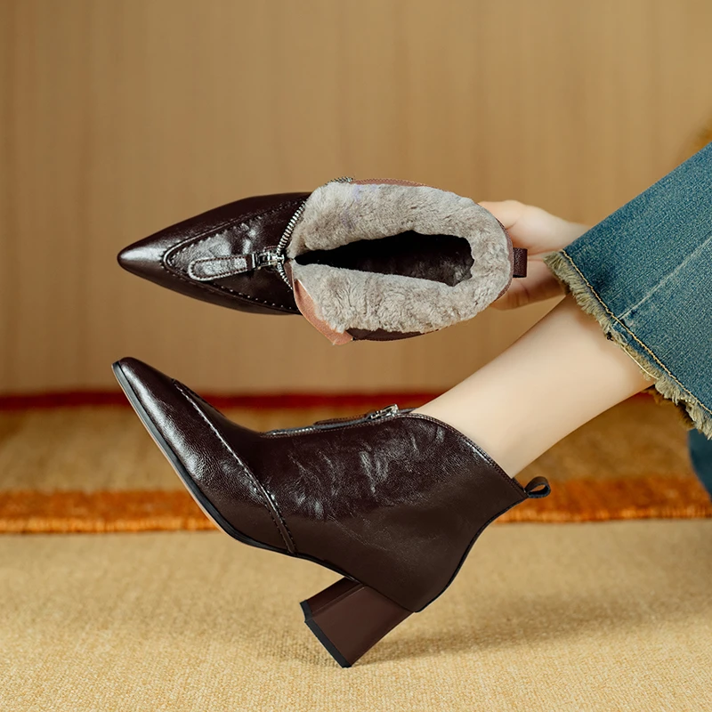 牛皮 跟高6CM 秋冬季法式复古百搭棕色尖头粗跟加厚羊羔毛短靴
