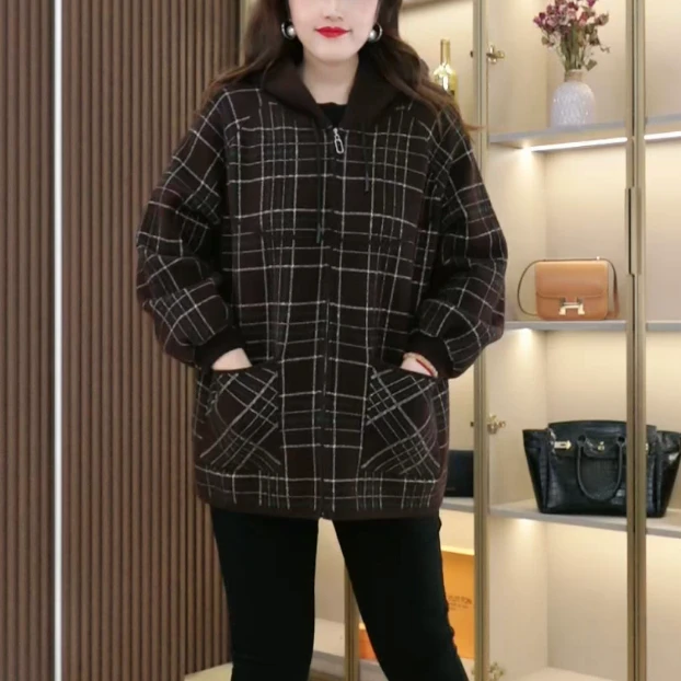大码女装2024新款时尚洋气减龄秋冬显瘦遮肉格子外套QD333