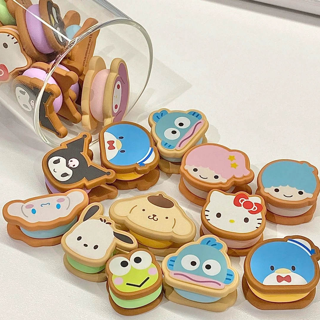 三丽鸥家族夹心饼干潮流盲盒萌粒
