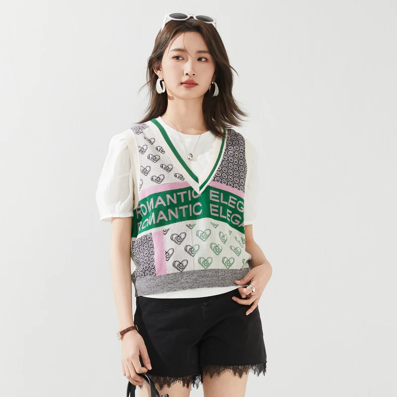 XG雪歌色彩拼接毛针织衫夏季新款时尚创意字母马甲背心毛衣女