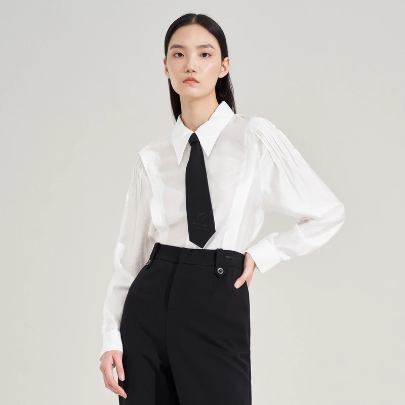 XG雪歌压褶设计白色长袖衬衫秋季新款通勤简约领带搭配上衣女