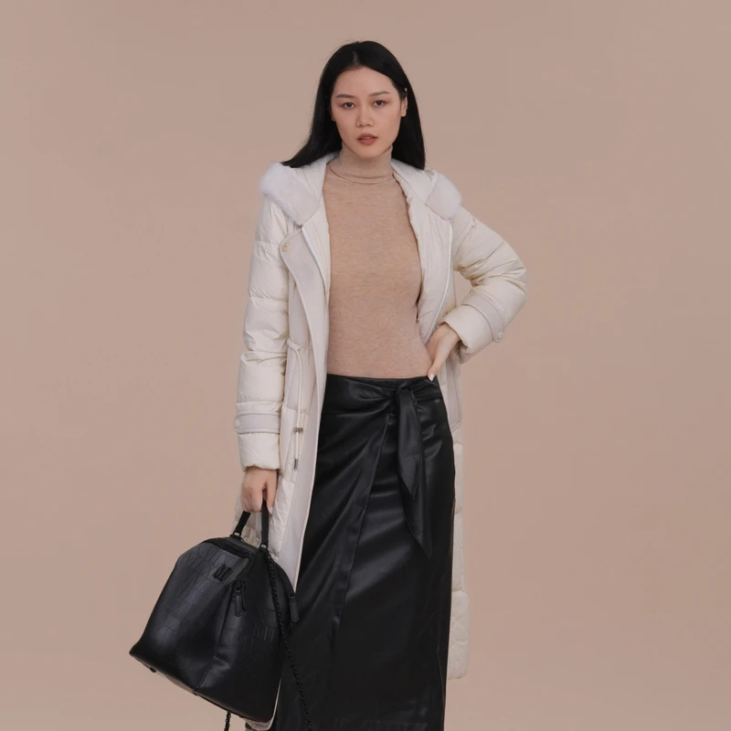 XG雪歌白色水貂毛领鹅绒羽绒服冬季新款加厚长袖连帽外套女装