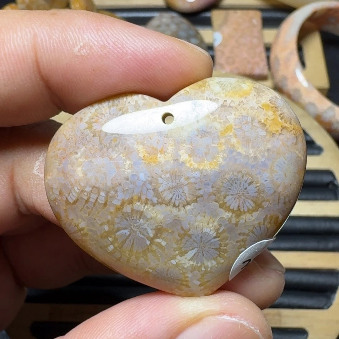 硅化珊瑚（珊瑚玉）纯天然色有机玉石未镶嵌