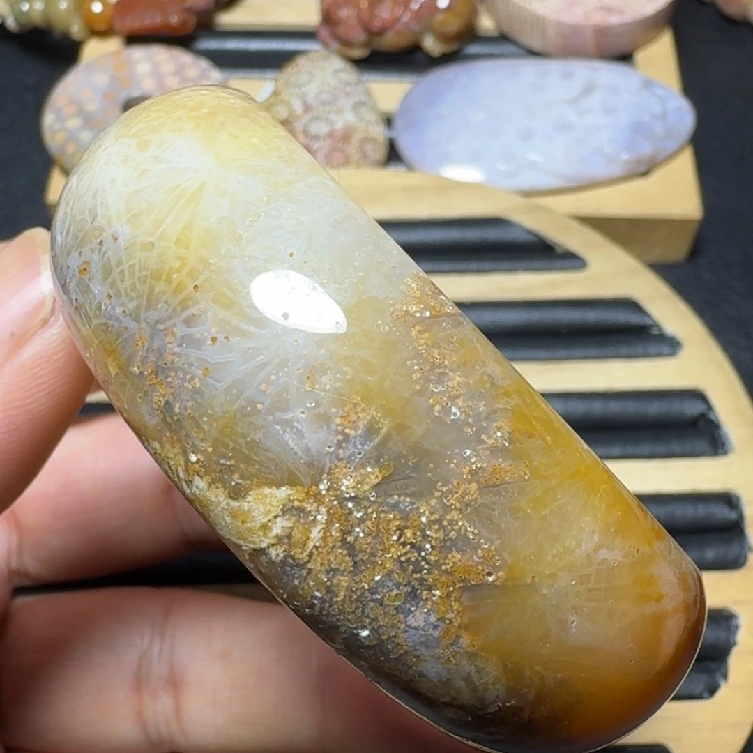硅化珊瑚(珊瑚玉)纯天然色有机玉石未镶嵌55.5圈口