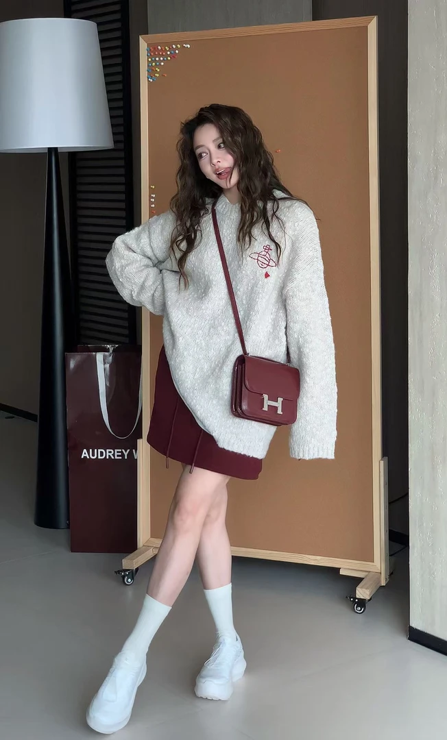 Singularity Me 10S 24095 土星小标圆领套头颗粒宽松休闲针织衫