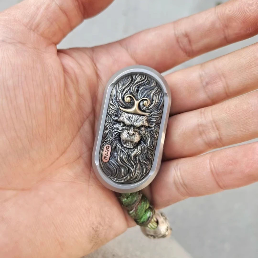 握没K大圣钛合金解压玩具