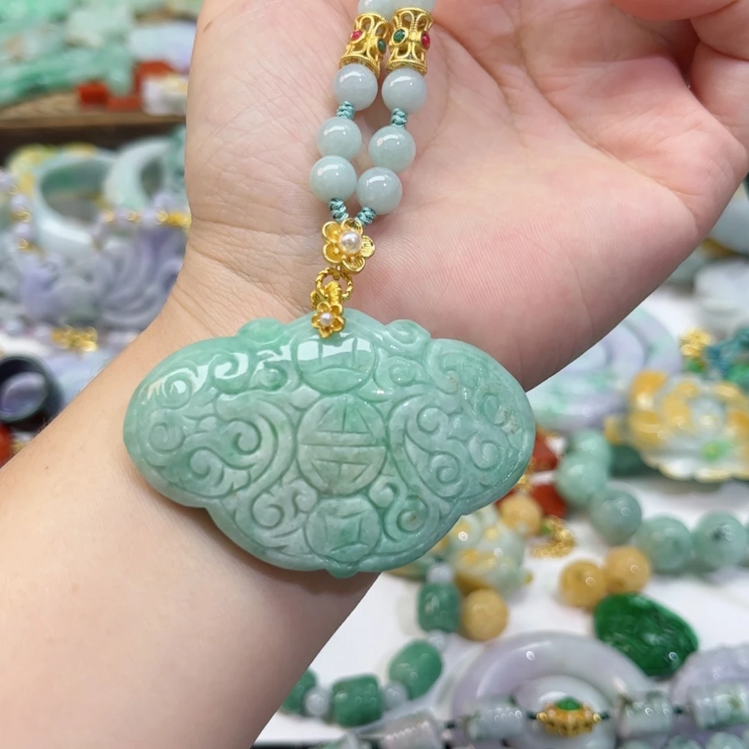 翡翠颈饰未镶嵌待编织