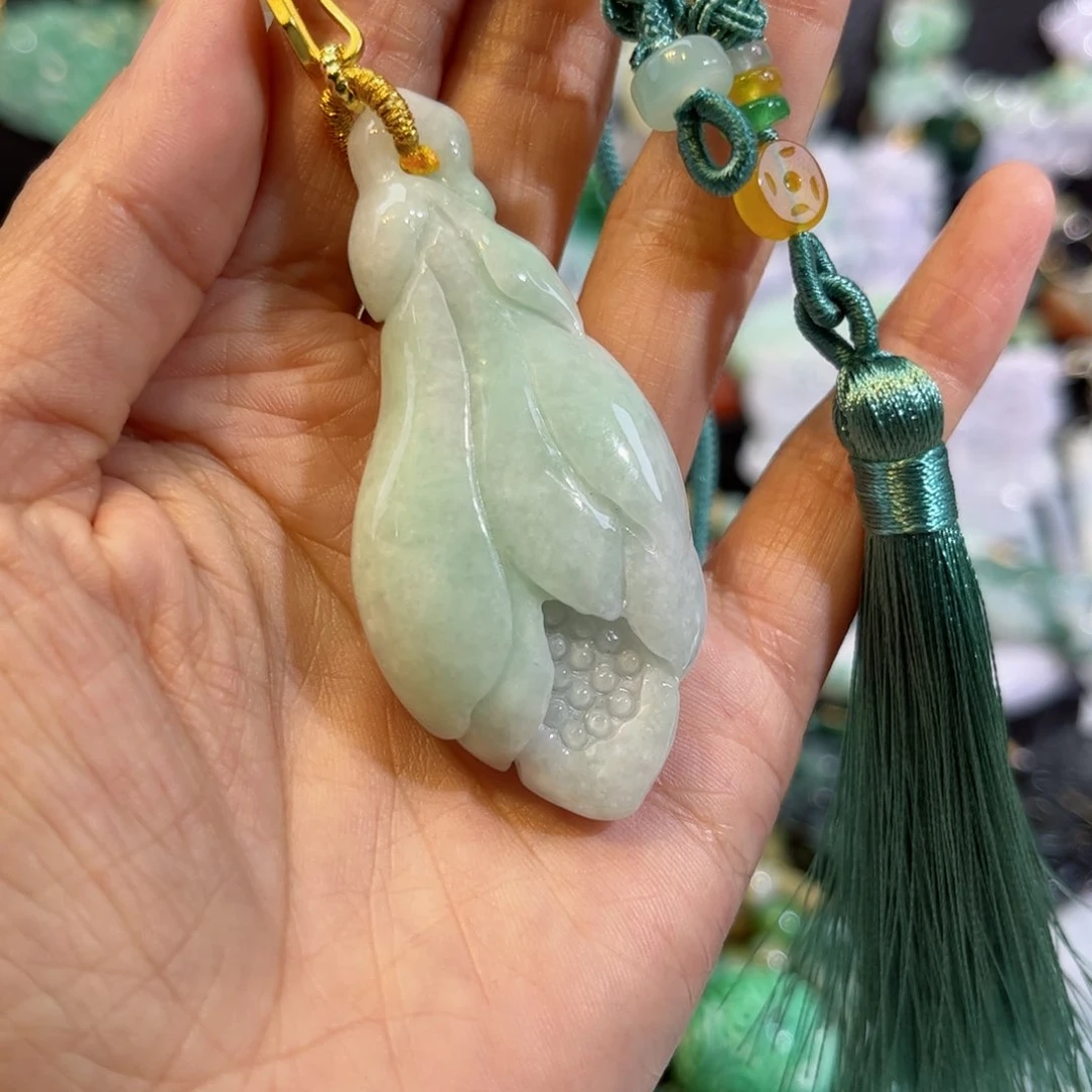 翡翠颈饰未镶嵌待编款