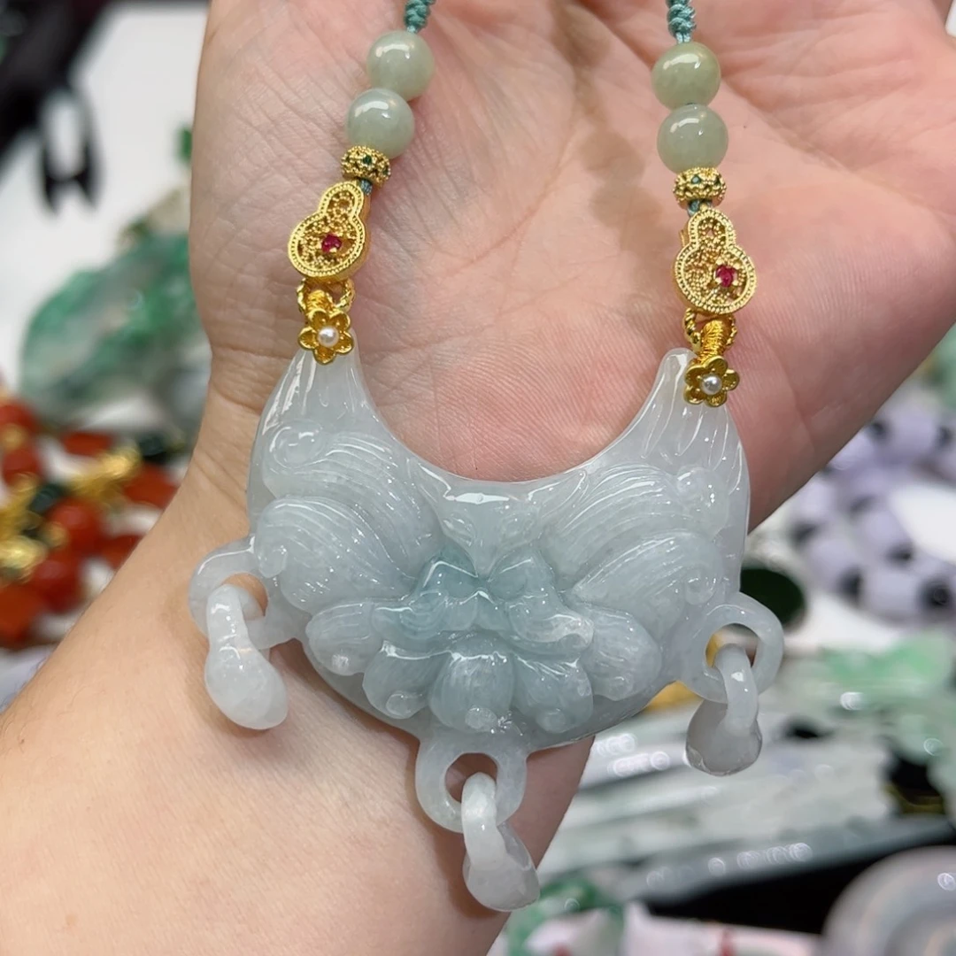 翡翠颈饰未镶嵌待编织