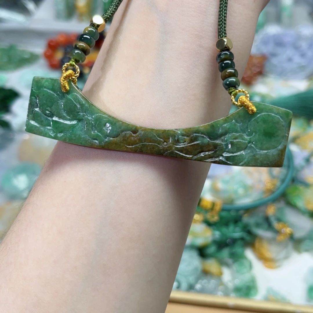 【闪购商品】翡翠颈饰未镶嵌