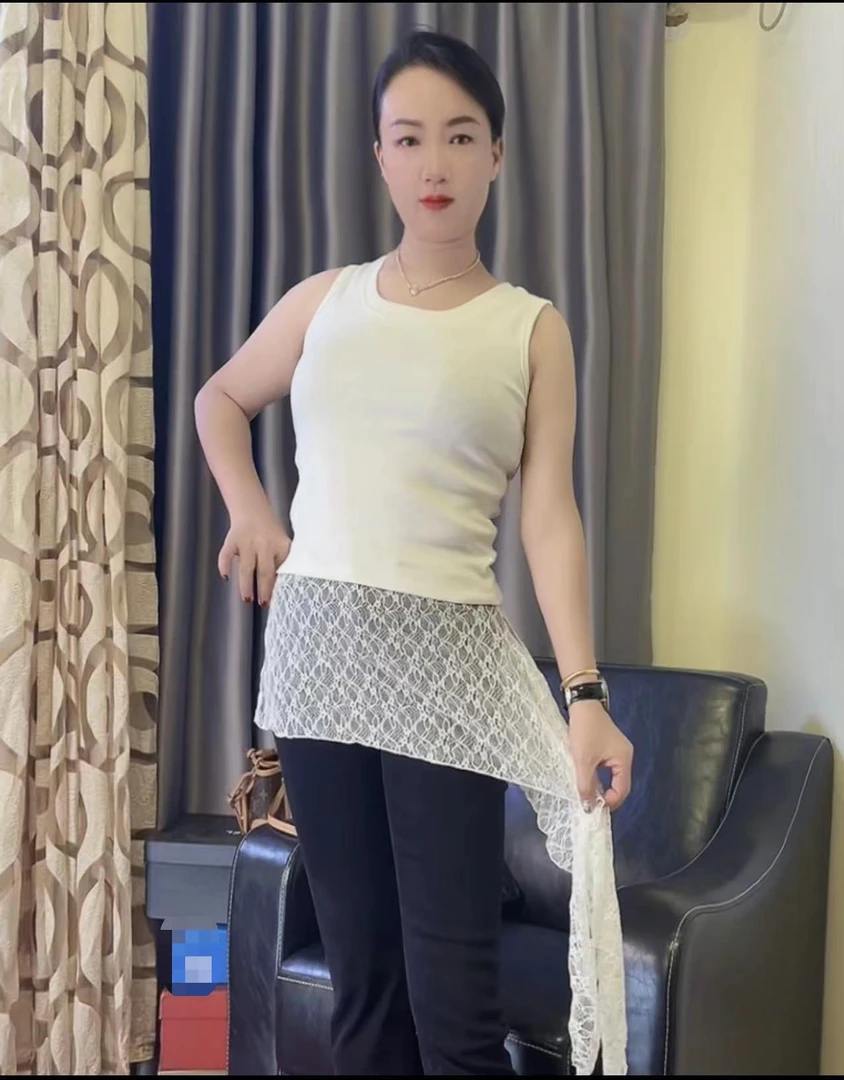 ［百搭甜心］设计款拼蕾丝背心