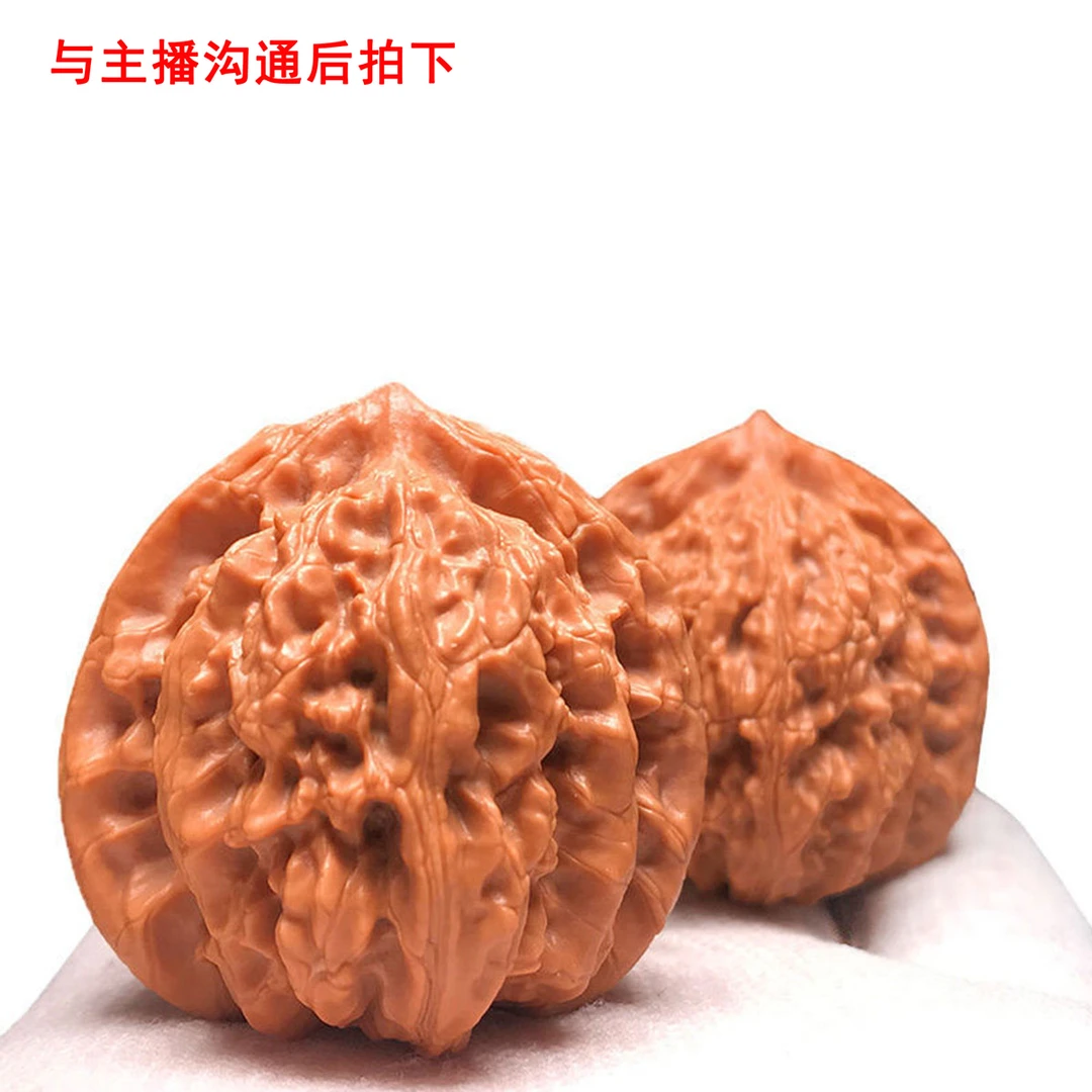 精品文玩好物狮子头虎头满天星官帽天然野生麻核桃手把件一对