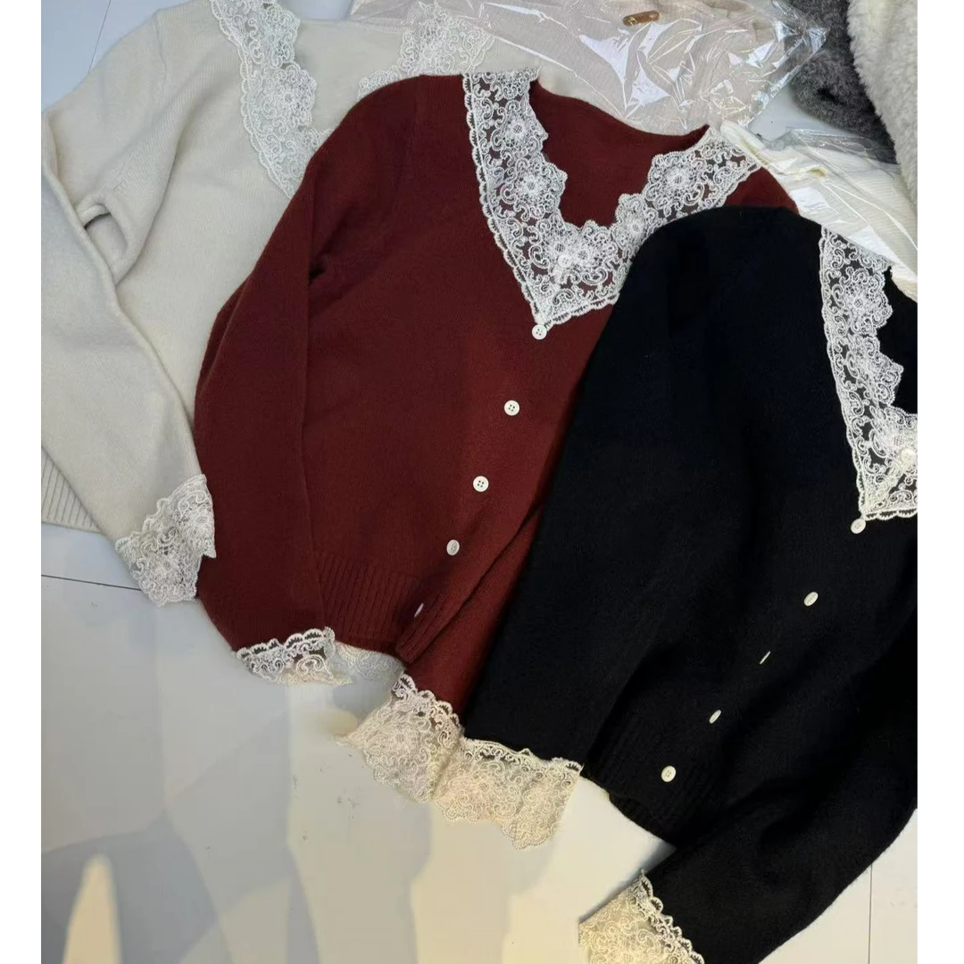 十三行~蕾丝拼接V领针织毛衣