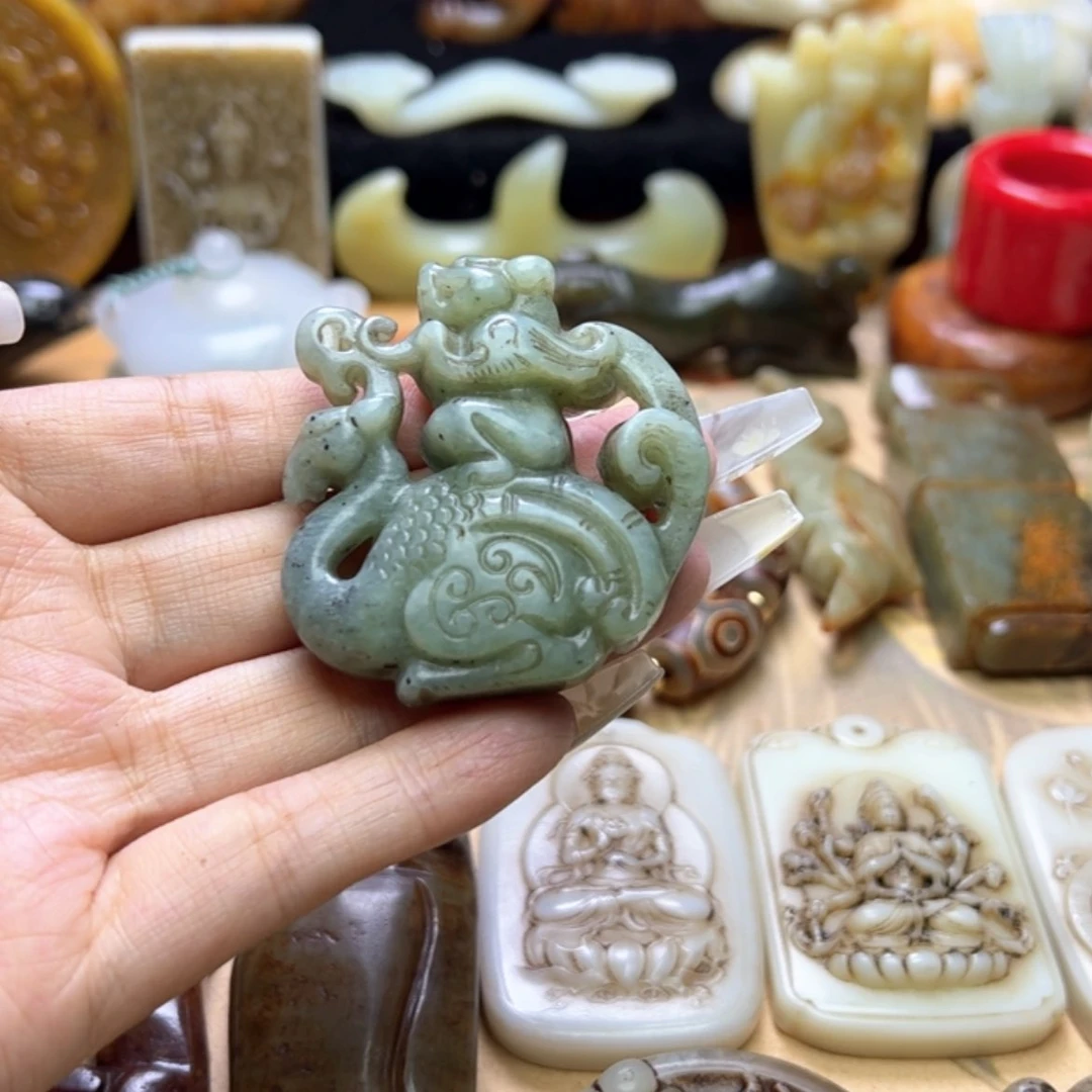 【闪购商品】蛇纹石玉颈饰未镶嵌