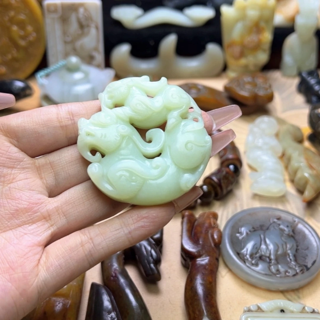 【闪购商品】蛇纹石玉颈饰未镶嵌