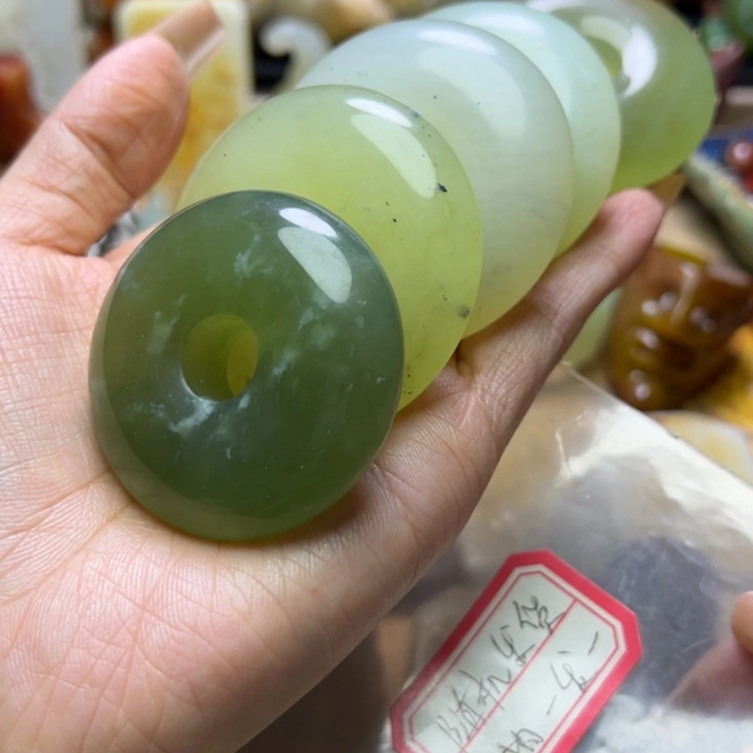 【闪购商品】蛇纹石玉颈饰未镶嵌