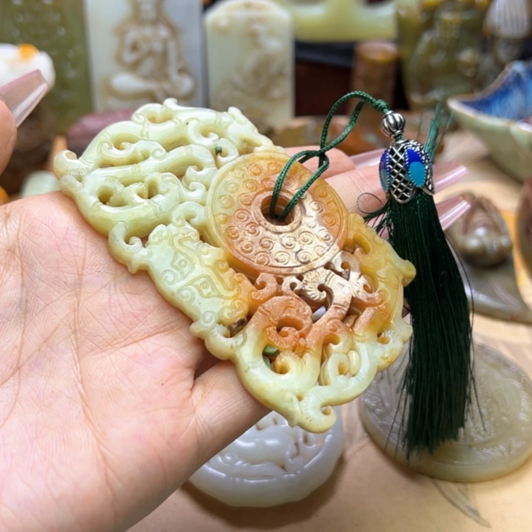 【闪购商品】蛇纹石玉颈饰未镶嵌